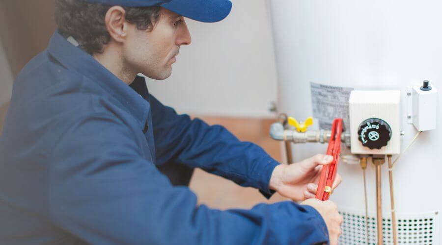 Professional industrial roofing company in George West, TX